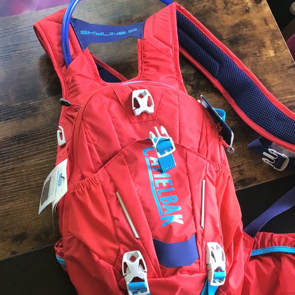 Camelbak LR 10 Brand new with tags NWT